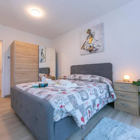 Enchanted - Happy Apartmán